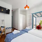 Fivos Hotel