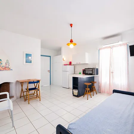 Fivos Hotel 3*