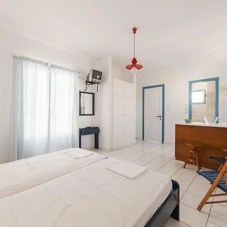 Fivos Hotel Alikí